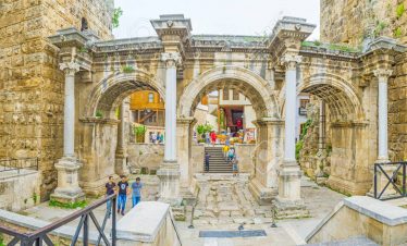 antalya hadrianus gate