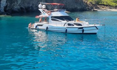 luxury boat trip with swim stop in kemer