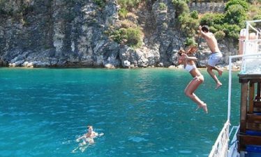 Kemer pirate ship cruise with all-inclusive soft drinks