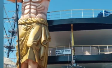 Family-friendly lounge area on Antalya boat tour