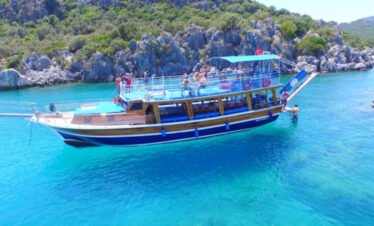 Boat tour in Antalya city
