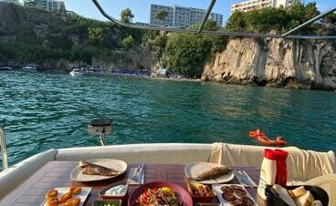 dinner in motoryacht