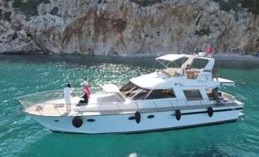 Private luxury yacht for rent in Belek, offering exclusive coastal tours
