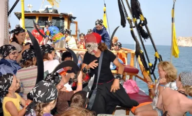 Guests exploring the Pirates' Cave on the Alanya Pirate Boat Trip.